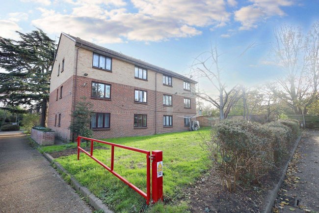 10 Alders Close, Wanstead, E11 3RZ 9