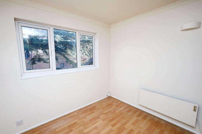 10 Alders Close, Wanstead, E11 3RZ 9