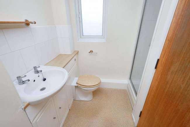 10 Alders Close, Wanstead, E11 3RZ 9