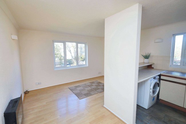 10 Alders Close, Wanstead, E11 3RZ 9