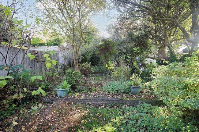 20 Courtlands Drive, Watford, Herts, WD17 4HT 5