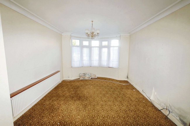 20 Courtlands Drive, Watford, Herts, WD17 4HT 5