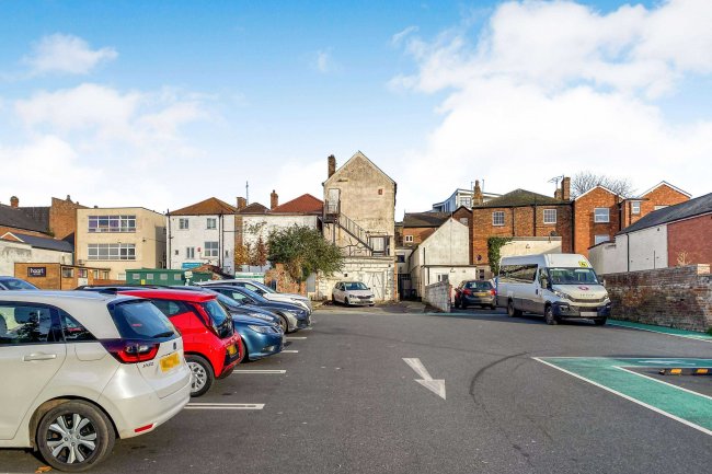 47 High Street, Taunton, Somerset TA1 3PR 52