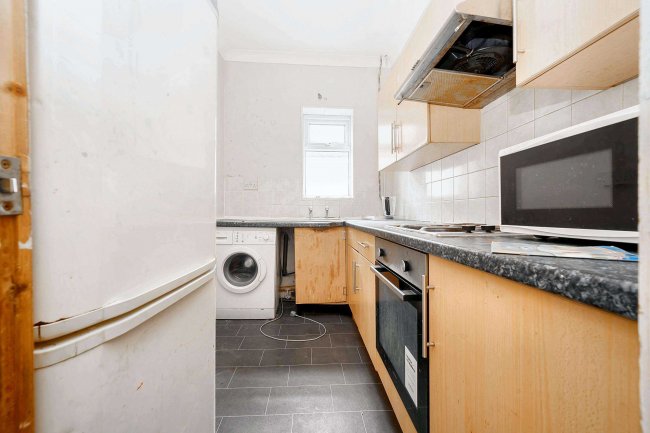 Flat 3, 49 Elm Grove, Southsea, Hampshire, PO5 1JF 8