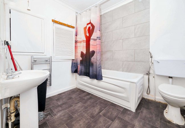 Flat 3, 49 Elm Grove, Southsea, Hampshire, PO5 1JF 8