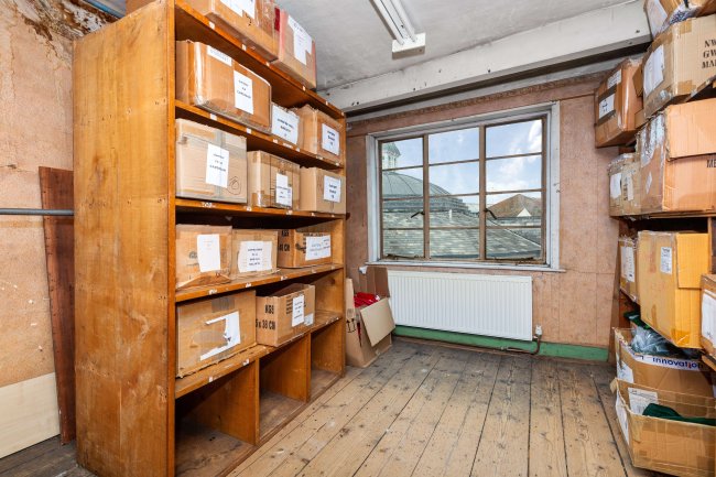 5 Church Square, High Wycombe HP11 2DE 7