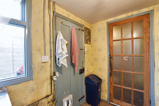 265 Brook Street, Erith, Kent, DA8 1EB 1