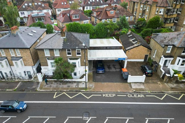Chiswick Ambulance Station, 368 Goldhawk Road, Chiswick, W6 0XF 8