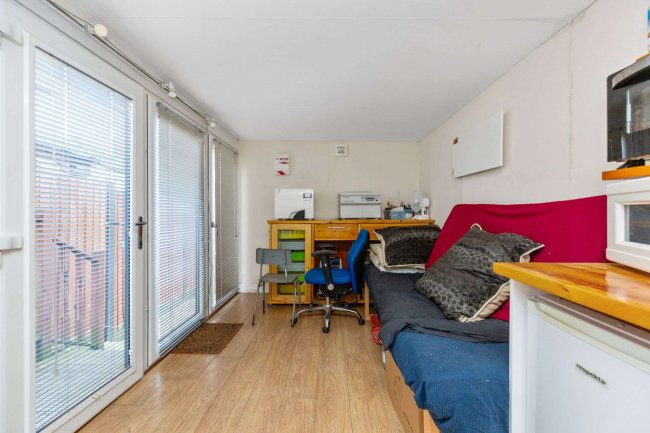 88/88A Willesden Lane, Kilburn, London NW6 7TA 10