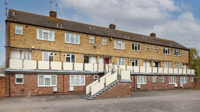 8A Holme Close, Cheshunt, Waltham Cross, EN8 8ST 3