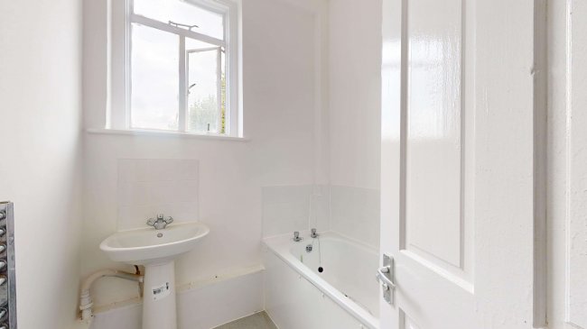 Flat 3, 28 Cathcart Hill, Tufnell Park, London, N19 5QN 4