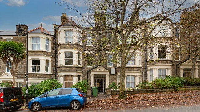 Flat 3, 28 Cathcart Hill, Tufnell Park, London, N19 5QN 4