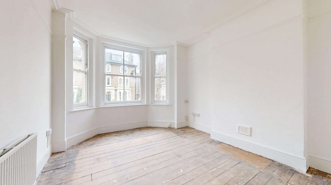 Flat 3, 28 Cathcart Hill, Tufnell Park, London, N19 5QN 4