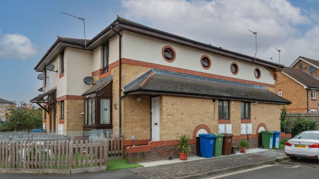 1 Oxley Close, Bermondsey, London SE1 5HF 2