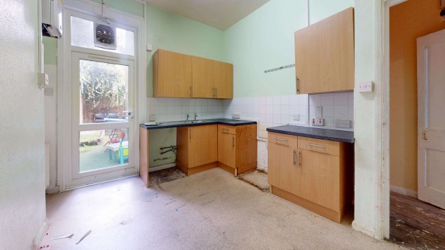 Flat B 58 Hemberton Road, Clapham, London SW9 9LJ 10