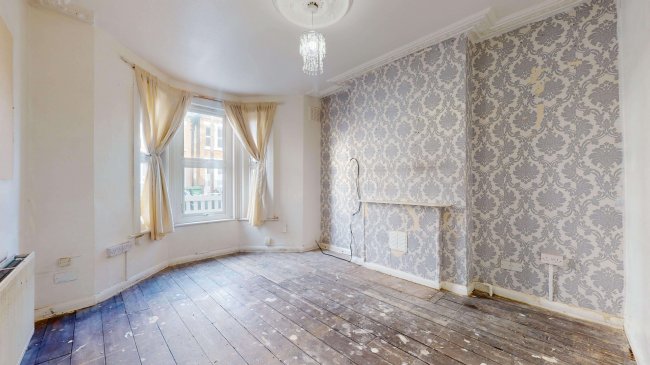 Flat B 58 Hemberton Road, Clapham, London SW9 9LJ 10