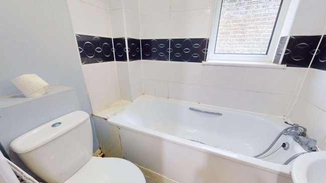 Flat B 58 Hemberton Road, Clapham, London SW9 9LJ 10