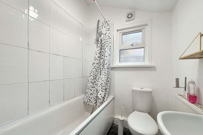 65 Granville Road, Walthamstow, London E17 9BS 9