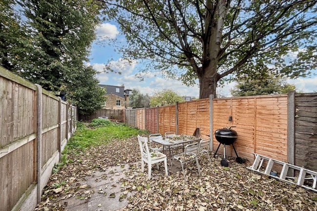 65 Granville Road, Walthamstow, London E17 9BS 9