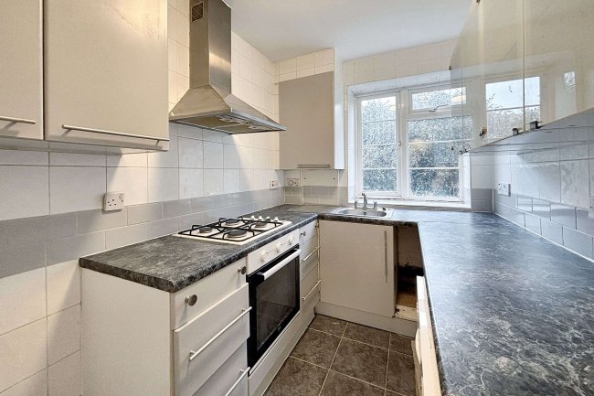 8 Beech Lawns, Finchley, London, N12 9PP 5