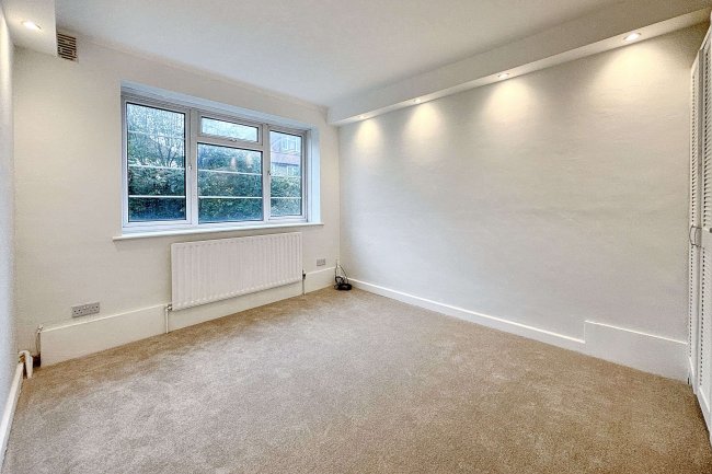 8 Beech Lawns, Finchley, London, N12 9PP 5