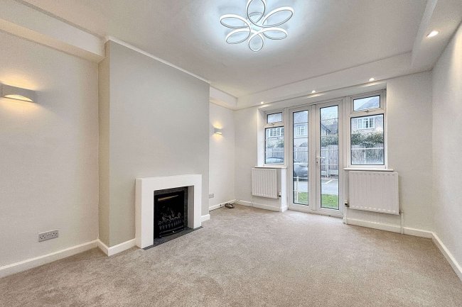8 Beech Lawns, Finchley, London, N12 9PP 5