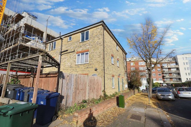 Flat 4 Michelle House, Sinclair Grove, London NW11 9JG 6