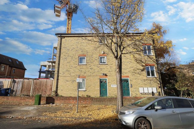 Flat 4 Michelle House, Sinclair Grove, London NW11 9JG 6