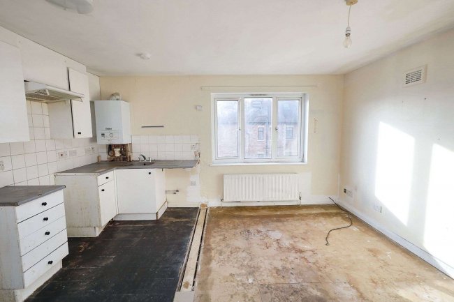 Flat 4 Michelle House, Sinclair Grove, London NW11 9JG 6