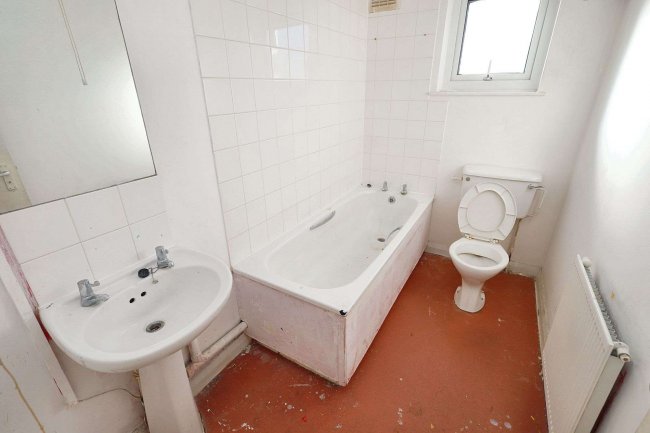 Flat 4 Michelle House, Sinclair Grove, London NW11 9JG 6