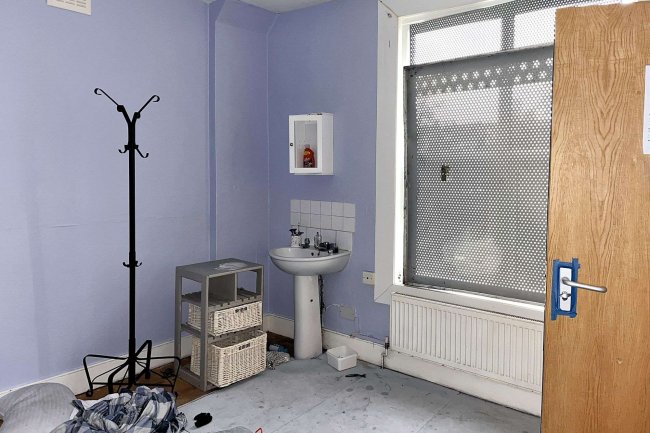 25 Whitworth Road, South Norwood, SE25 6XQ 10