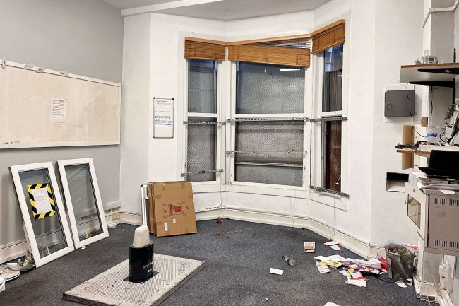 25 Whitworth Road, South Norwood, SE25 6XQ 10