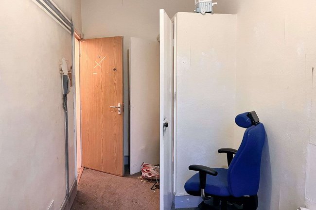 25 Whitworth Road, South Norwood, SE25 6XQ 10