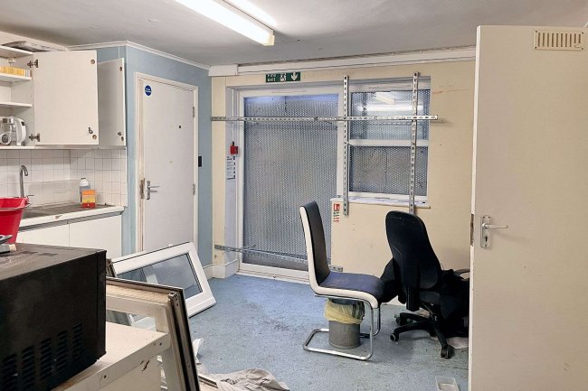 25 Whitworth Road, South Norwood, SE25 6XQ 10