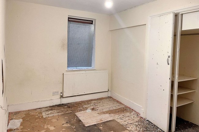 25 Whitworth Road, South Norwood, SE25 6XQ 10