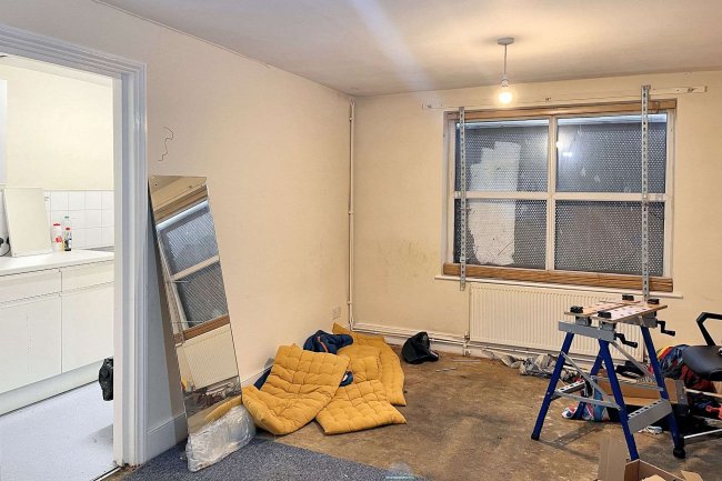 25 Whitworth Road, South Norwood, SE25 6XQ 10