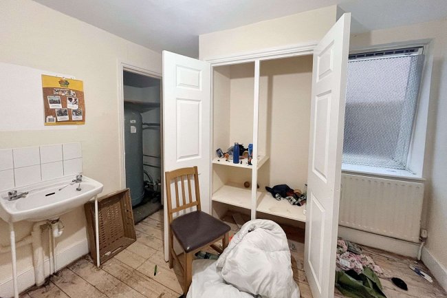 25 Whitworth Road, South Norwood, SE25 6XQ 10