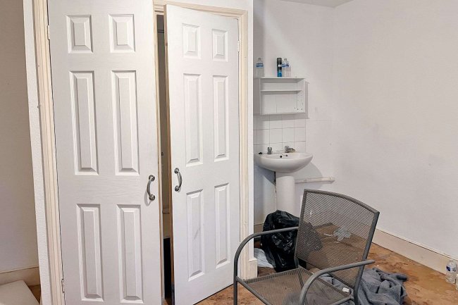 25 Whitworth Road, South Norwood, SE25 6XQ 10