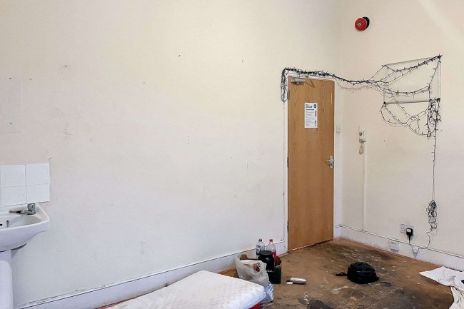 25 Whitworth Road, South Norwood, SE25 6XQ 10