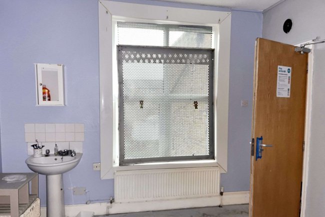 25 Whitworth Road, South Norwood, SE25 6XQ 10