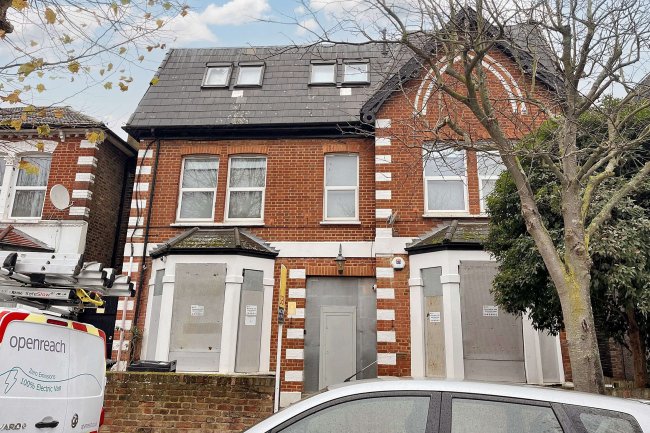 25 Whitworth Road, South Norwood, SE25 6XQ 10