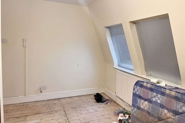 25 Whitworth Road, South Norwood, SE25 6XQ 10