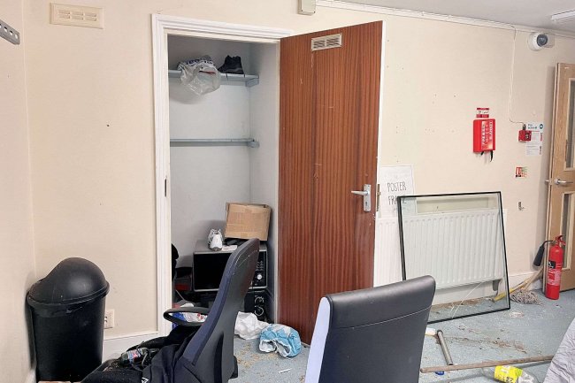 25 Whitworth Road, South Norwood, SE25 6XQ 10