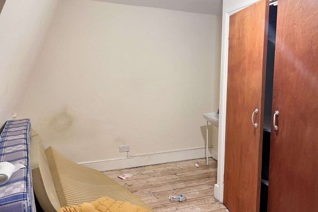 25 Whitworth Road, South Norwood, SE25 6XQ 10