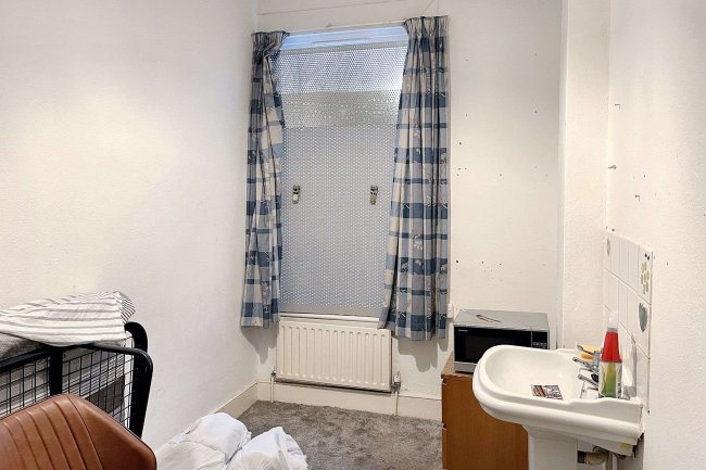 25 Whitworth Road, South Norwood, SE25 6XQ 10