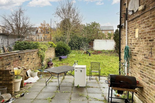 25 Whitworth Road, South Norwood, SE25 6XQ 10