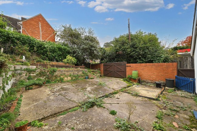 9 Windsor Road, Maidenhead, Berkshire, SL6 1UZ 6