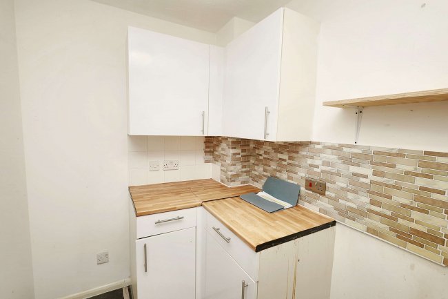 50 Oakside, New Denham, Uxbridge, UB9 4BX 1