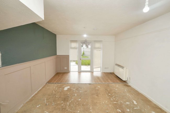 50 Oakside, New Denham, Uxbridge, UB9 4BX 1