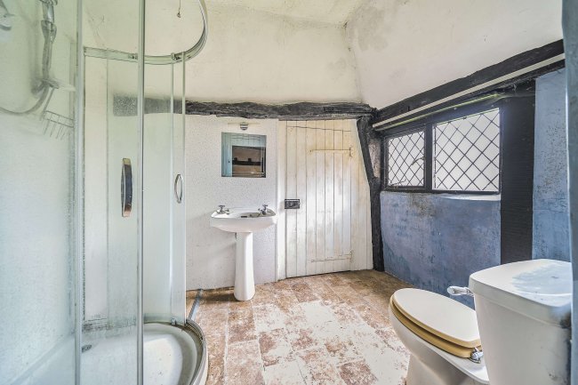 Tappington Hall Farm, Canterbury Road, Denton, Kent, CT4 6RG 6